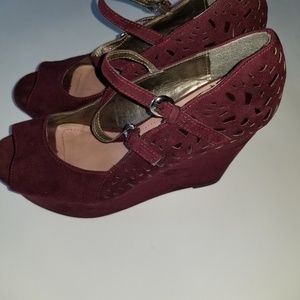 Pink & Pepper Size Nine Wedges
